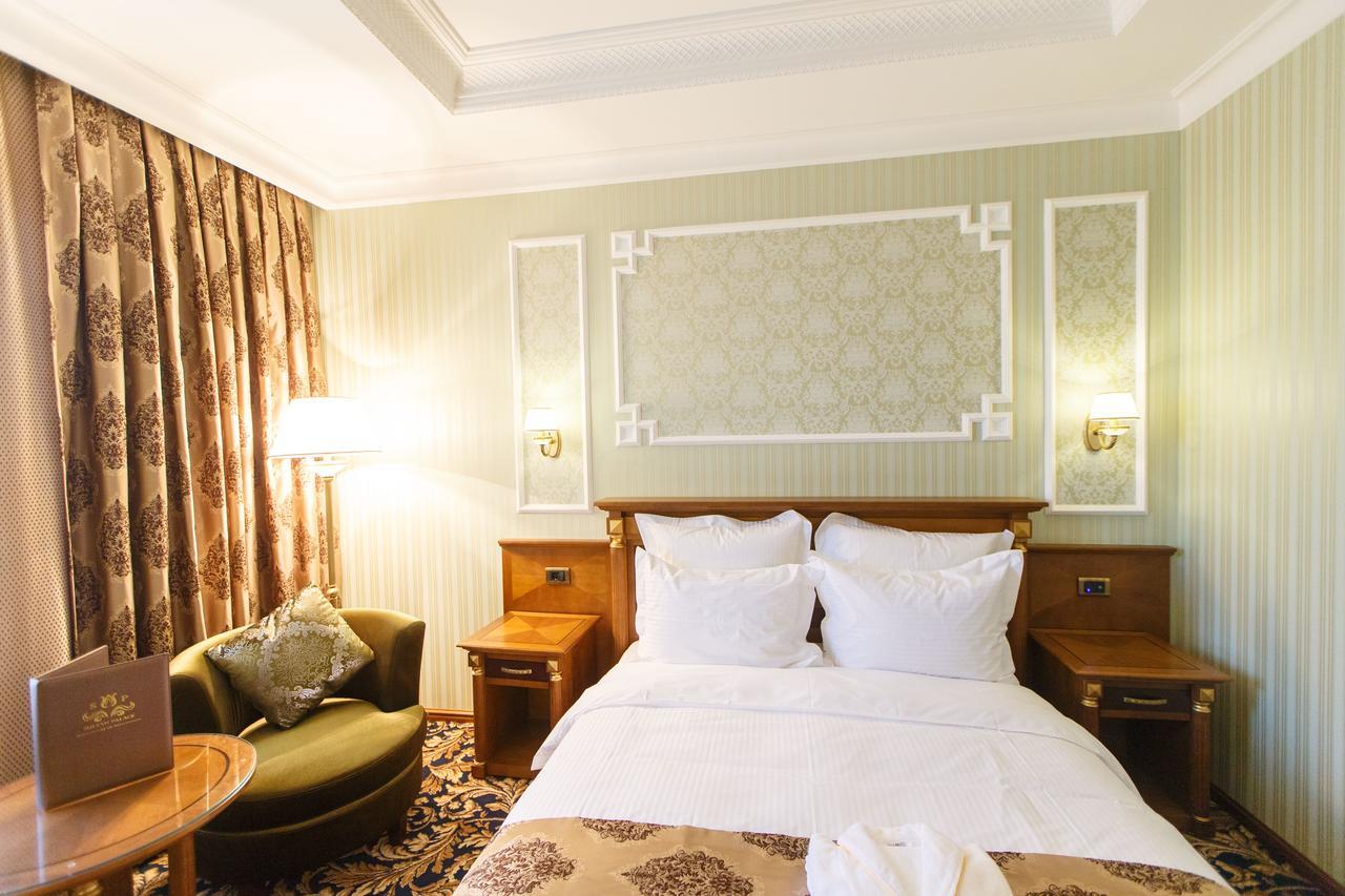 Sultan Palace Hotel Atyraū Eksteriør bilde A room in the hotel