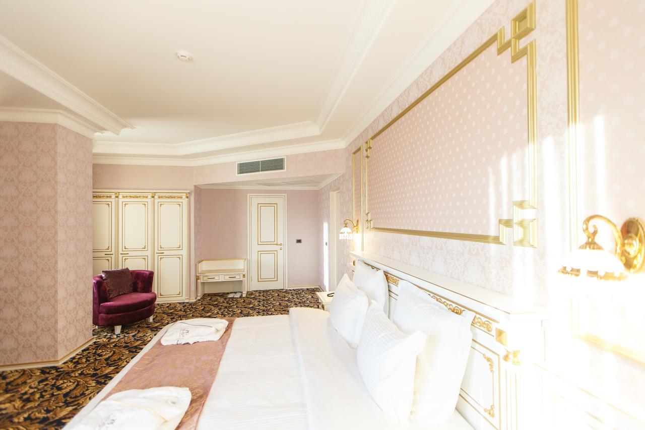 Sultan Palace Hotel Atyraū Eksteriør bilde A room at the hotel