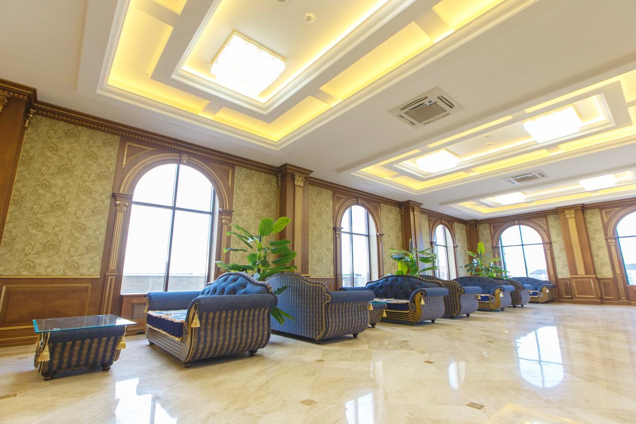 Sultan Palace Hotel Atyraū Eksteriør bilde The lobby of the hotel
