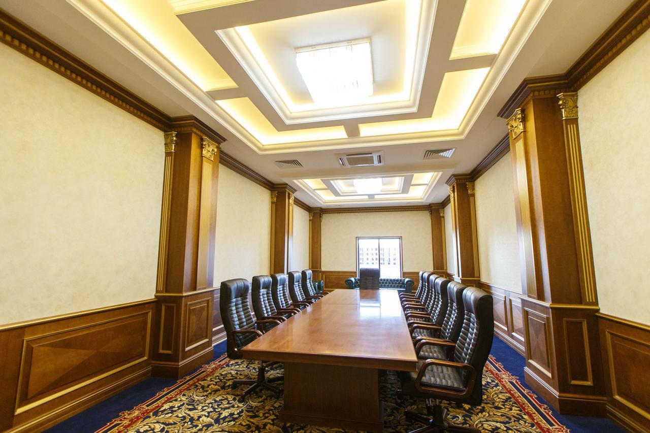 Sultan Palace Hotel Atyraū Eksteriør bilde The meeting room of the National Assembly