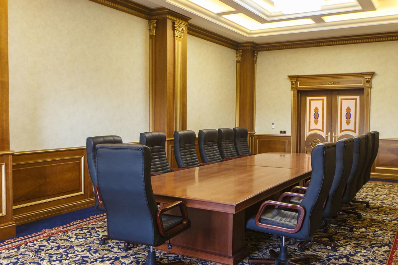 Sultan Palace Hotel Atyraū Eksteriør bilde The meeting room of the Cabinet of the President of the Republic of Azerbaijan