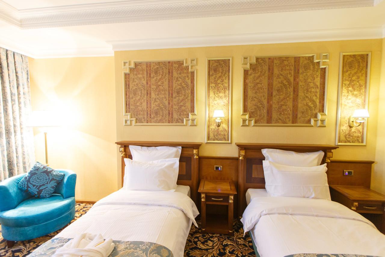 Sultan Palace Hotel Atyraū Eksteriør bilde A room at the hotel