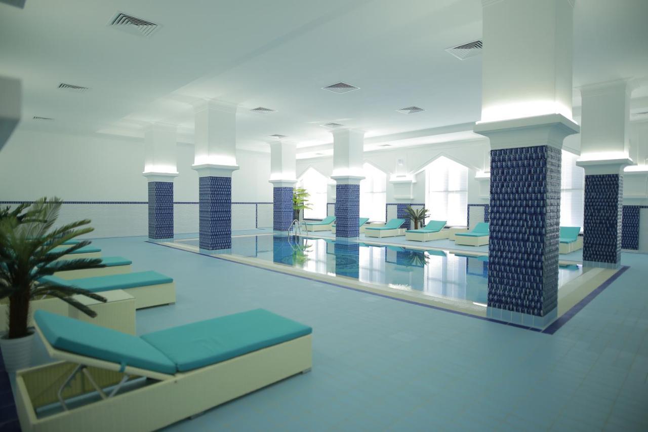 Sultan Palace Hotel Atyraū Eksteriør bilde The indoor pool